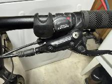 Mountain bike  like new - Photo 9