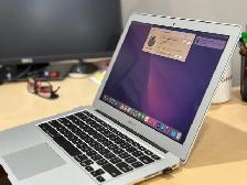 McBook Air ,2017, i7 Sequoia OS - Photo 3