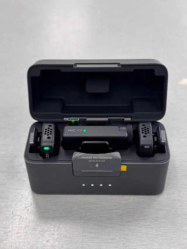 DJI Mic Mini Wireless Microphones   Charging Case