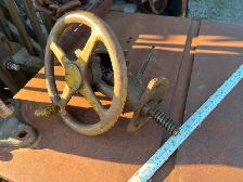 Antique right angle bevel gears - Photo 3