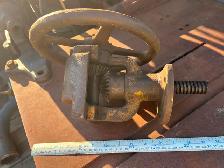 Antique right angle bevel gears - Photo 7