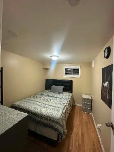Female furnish room in the basement, Brampton - Photo 9