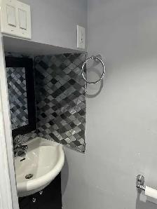 Brampton Private Quite,room For female,in a basement - Photo 8