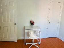 In Etobicoke - Newly Renovated Fully Furnished - One bedroom - Photo 3