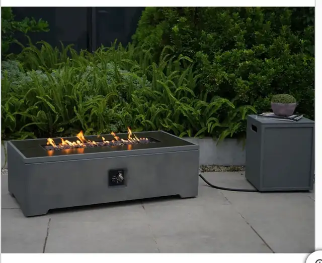Outdoor patio fire table