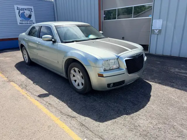 2005 Chrysler 300 Certified!!
