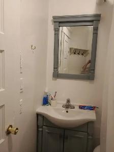 (DOWNTOWN) Private ROOM with Private DECK, Furnished@2-bedrooms - Photo 4