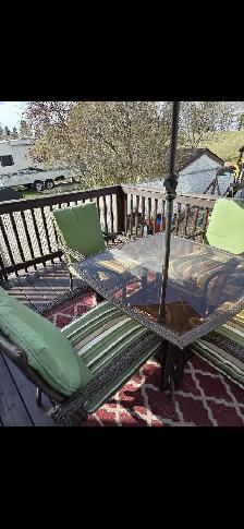 Patio Set 4 chairs and umbrella included - Photo 2