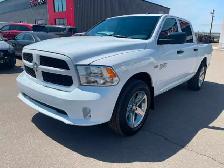 2018 Dodge Ram 1500 ST 6 SEATS 5.7L CREW CAB 4X4 6-Speed - Photo 2