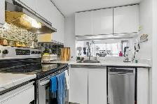Bright 1 1 Bed Condo | King West | 746 sqft | $489,000 - Photo 9