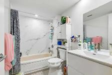 Bright 1 1 Bed Condo | King West | 746 sqft | $489,000 - Photo 15