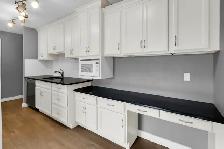 UPDATED 2 BED CONDO IN THE HEART OF SUNALTA IN DOWNTOWN CALGARY - Photo 4