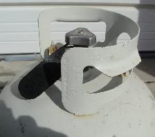 EXPIRED PROPANE TANK - Photo 3