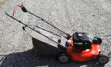 SCOTTS SELF PROPELLED GAS LAWN MOWER - Photo 2