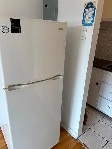 2 1/2 Westmount June July Heat hot water Near MUHC Metro Vendome - Photo 3