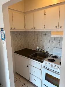 2 1/2 Westmount June July Heat hot water Near MUHC Metro Vendome - Photo 4