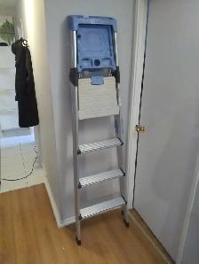 Cosco 6' Aluminum Painter's Step Ladder - Photo 3
