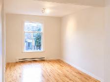Appartement 3 chambres Verdun Renovated 3 bedroom - Photo 2