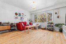 Charmant appartement bien situé! 2 balcons! - Photo 2