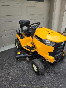 cub cadet xt2 lawn tractor - Photo 2