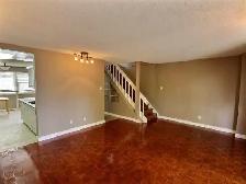 Nice Room in Premium Condo- by Londonderry Mall - Photo 6
