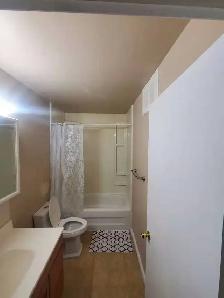 Nice Room in Premium Condo- by Londonderry Mall - Photo 7