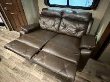 2017 Keystone Outback 332FK, FRONT KITCHEN & DINETTE SPACIOUS - Photo 17