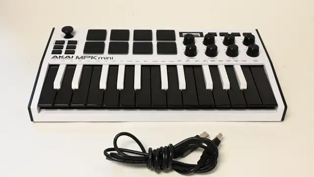 Akai MPK MINI MKIII 25-Key Keyboard Controller USED good