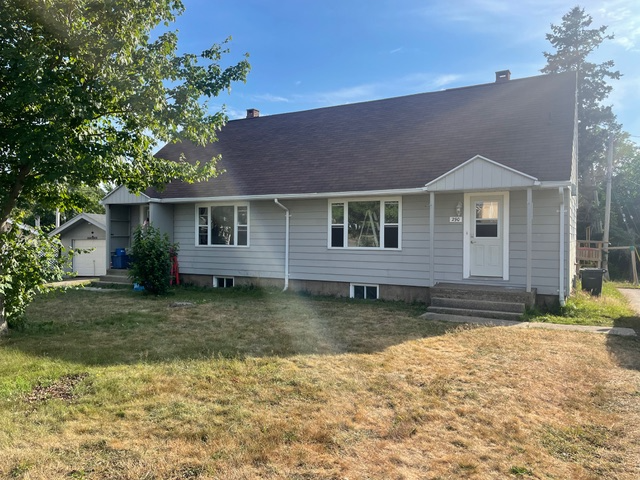 Three bedroom duplex for rent in Cornwallis Park - 1500/mo.