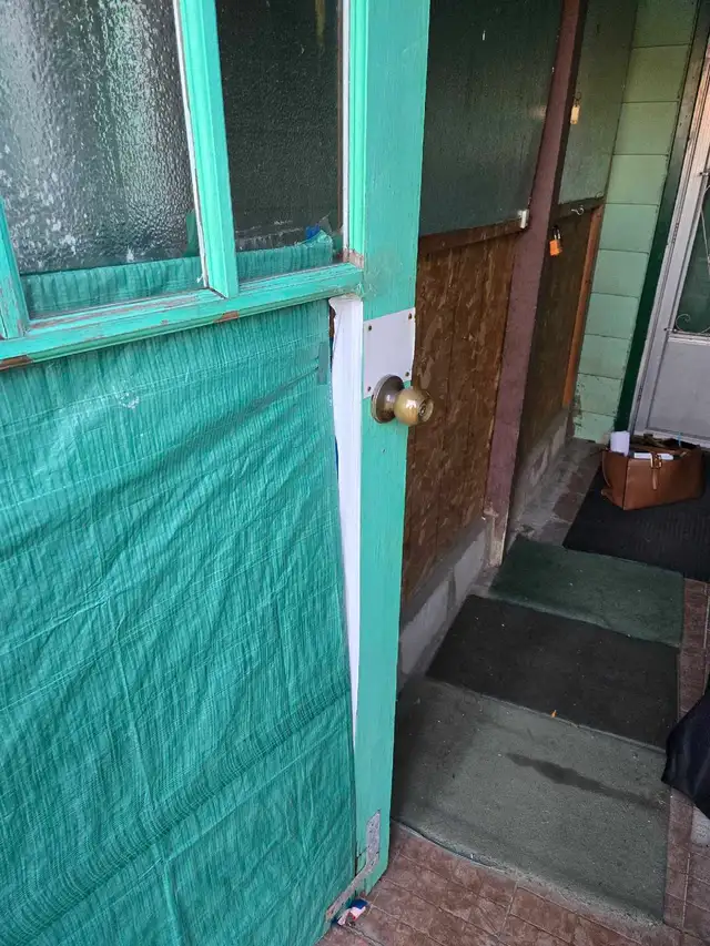 Seeking a handyman to replace my front door