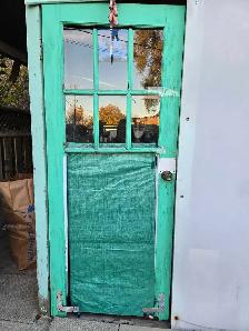 Seeking a handyman to replace my front door - Photo 2