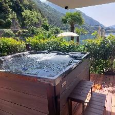 3 Seat Therapy Hot Tub For Sale