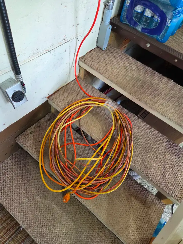 100 FOOT EXTENSION CORD