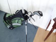 CHILD'S  - KIDS RIGHT HANDED  GOLF CLUBS  ( LIKE NEW )  -  AGES - Photo 2