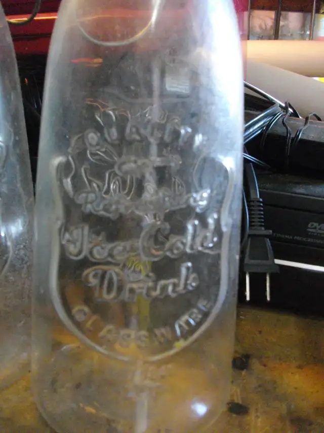 VINTAGE Quality Refreshing Ice ColdDrink Glassware EST 1841