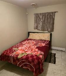 2-Bedrooms in  Townhouse – Roommate Setting/ 2 chambres à louer