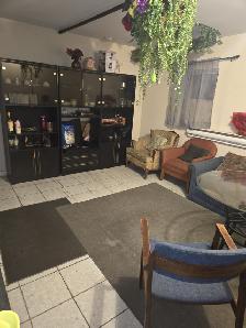 2-Bedrooms in  Townhouse – Roommate Setting/ 2 chambres à louer - Photo 3