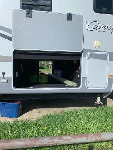 Big Country 5th wheel travel trailer - Photo 4