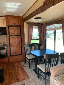 Big Country 5th wheel travel trailer - Photo 6