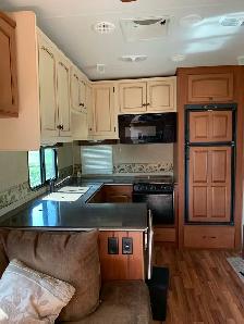 Big Country 5th wheel travel trailer - Photo 7