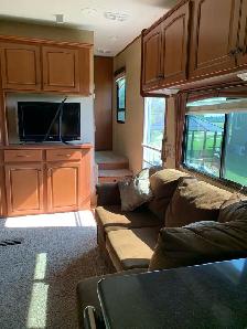 Big Country 5th wheel travel trailer - Photo 10
