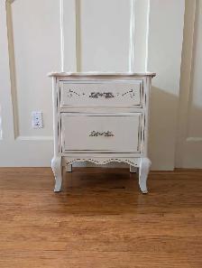 Charming Victorian-Style End Table