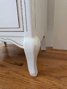 Charming Victorian-Style End Table - Photo 5