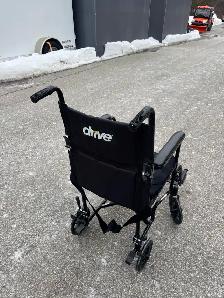 DRIVE MEDICAL TRANSPORT CHAIR WITH ROHO CUSHION - Photo 3