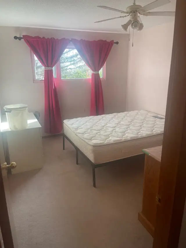 private room for rent (Drumheller)