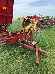 New Holland 1002 Hay Stacker Bale Wagon - Photo 3