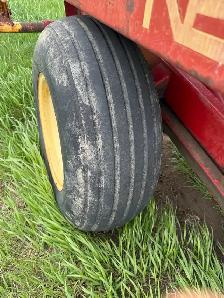 New Holland 1002 Hay Stacker Bale Wagon - Photo 5