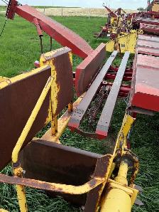 New Holland 1033 Stackliner Bale Wagon - Photo 3