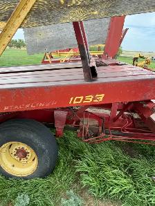 New Holland 1033 Stackliner Bale Wagon - Photo 2
