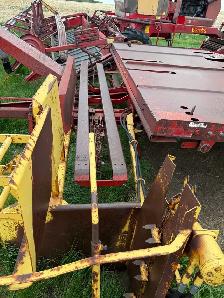 New Holland 1034 Stackliner Bale Wagon - Photo 4